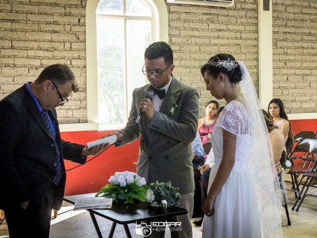 La boda de Juan Carlos y Daniela en Hualahuises, Nuevo León 32