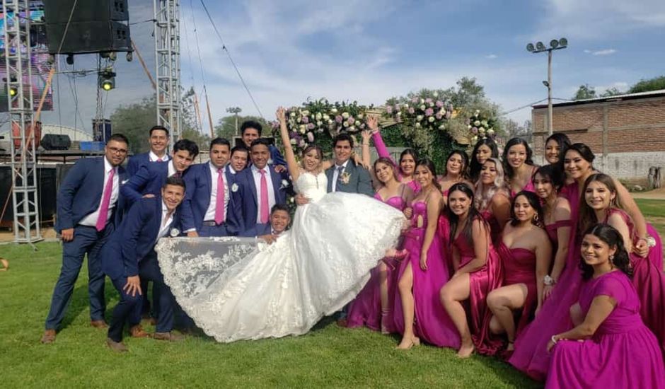 La boda de Karla Gabriela  y Adrián Antonio  en León, Guanajuato