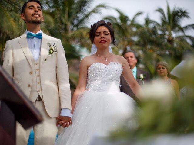 La boda de Carlos y Ahtziri en Bahía de Banderas, Nayarit 22
