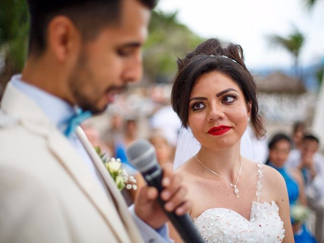 La boda de Carlos y Ahtziri en Bahía de Banderas, Nayarit 25