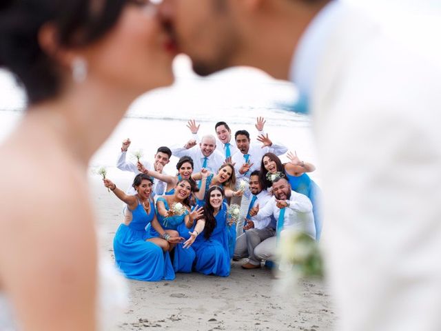 La boda de Carlos y Ahtziri en Bahía de Banderas, Nayarit 34