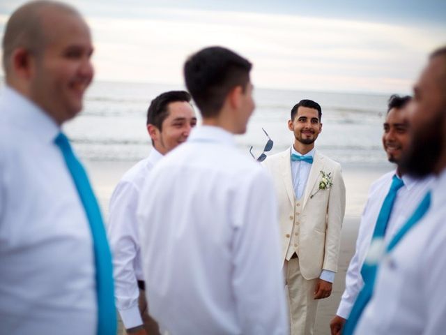 La boda de Carlos y Ahtziri en Bahía de Banderas, Nayarit 38