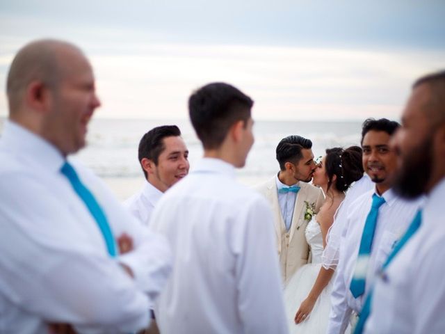 La boda de Carlos y Ahtziri en Bahía de Banderas, Nayarit 39