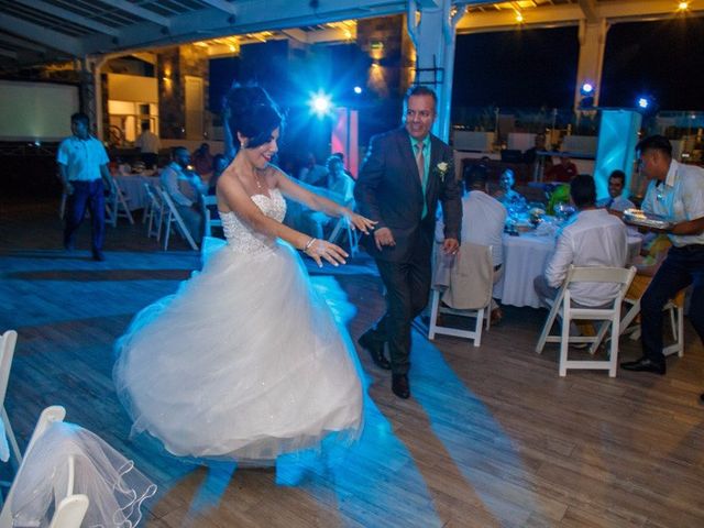 La boda de Carlos y Ahtziri en Bahía de Banderas, Nayarit 56
