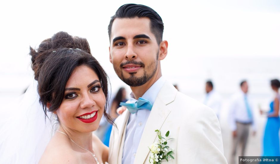 La boda de Carlos y Ahtziri en Bahía de Banderas, Nayarit