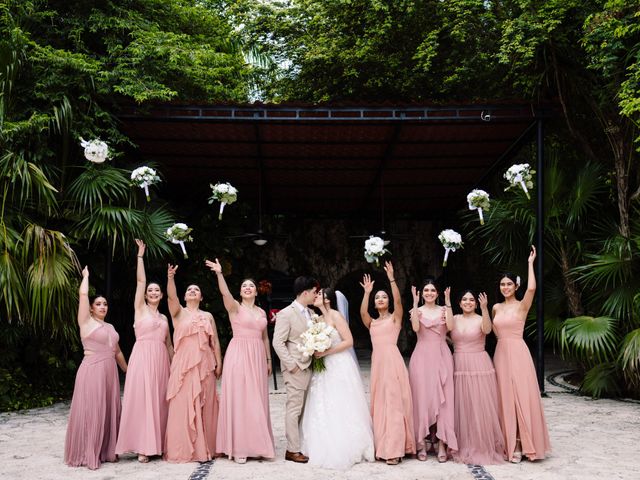 La boda de Roberto y Valeria en Playa del Carmen, Quintana Roo 27