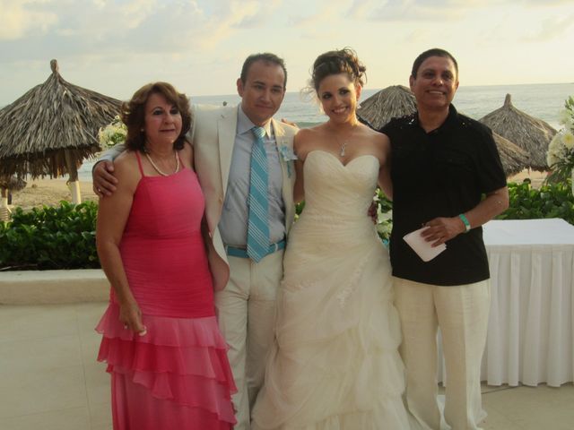 La boda de Jorge y Nayivi en Ixtapa Zihuatanejo, Guerrero 15