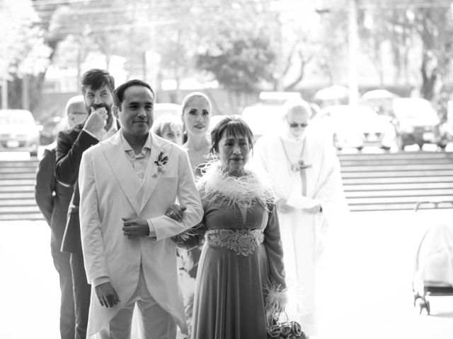 La boda de Omar y Paulina en Xochimilco, Ciudad de México 15