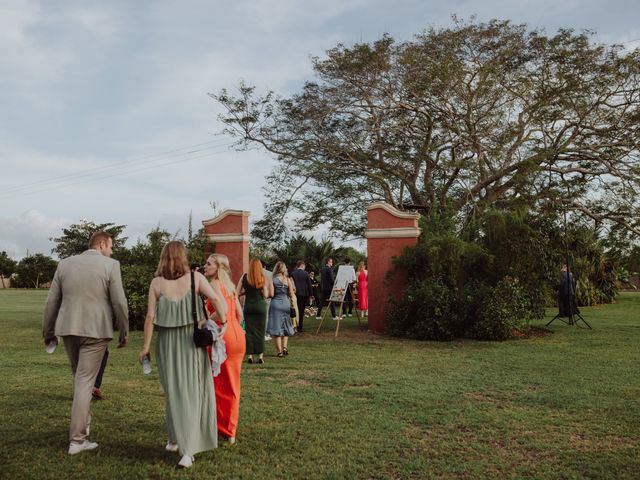 La boda de Osvaldo y Caroline en Kinchil, Yucatán 33