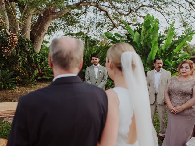 La boda de Osvaldo y Caroline en Kinchil, Yucatán 37