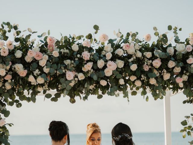 La boda de Lucia y Geraldine en Cancún, Quintana Roo 23
