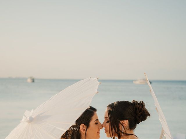 La boda de Lucia y Geraldine en Cancún, Quintana Roo 1