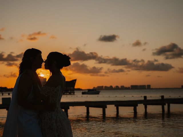 La boda de Lucia y Geraldine en Cancún, Quintana Roo 32