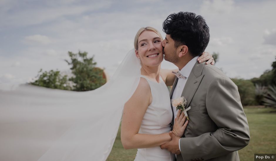 La boda de Osvaldo y Caroline en Kinchil, Yucatán