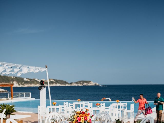 La boda de Tyler y Julia en Huatulco, Oaxaca 32