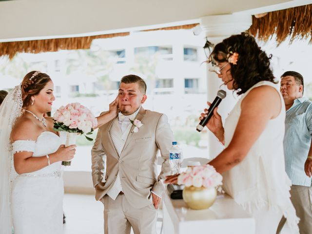 La boda de Hugo y Esmerarlda en Cancún, Quintana Roo 39