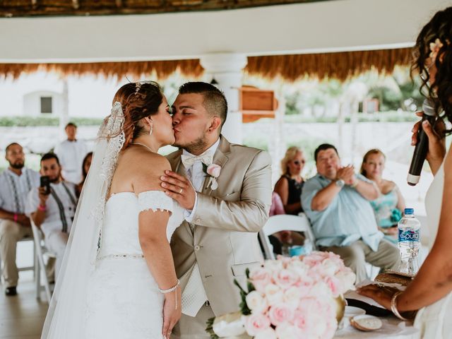 La boda de Hugo y Esmerarlda en Cancún, Quintana Roo 52