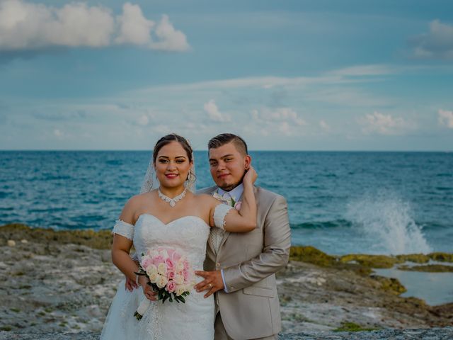 La boda de Hugo y Esmerarlda en Cancún, Quintana Roo 59