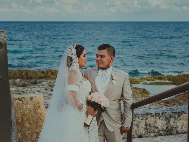La boda de Hugo y Esmerarlda en Cancún, Quintana Roo 61