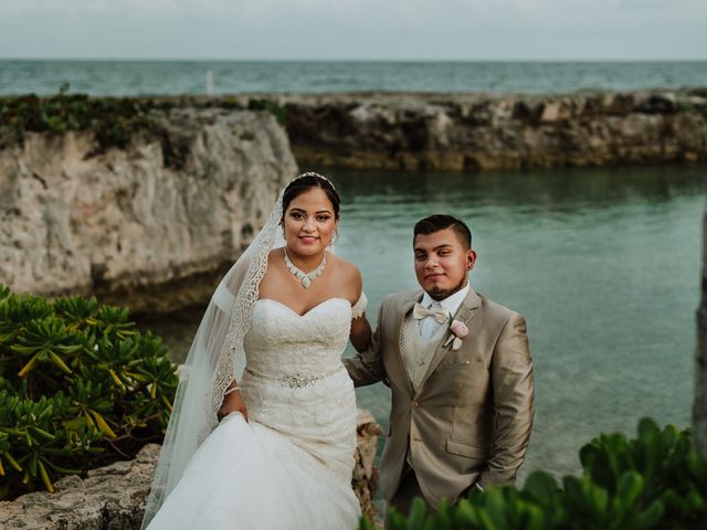 La boda de Hugo y Esmerarlda en Cancún, Quintana Roo 65