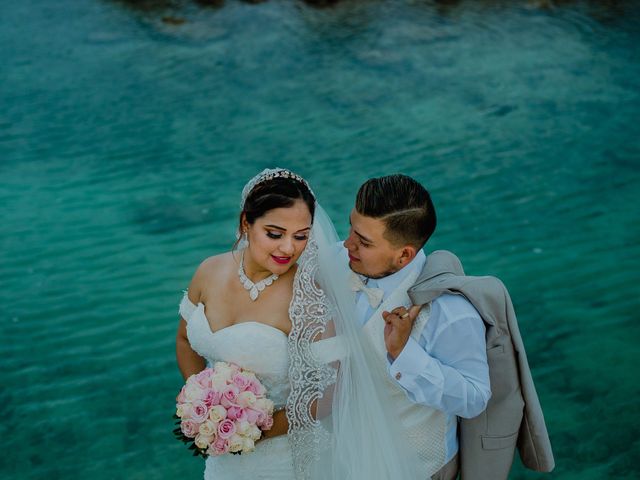 La boda de Hugo y Esmerarlda en Cancún, Quintana Roo 2