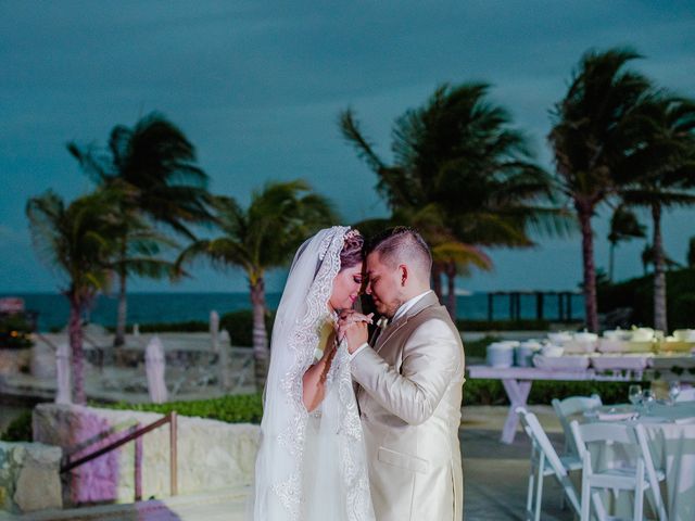 La boda de Hugo y Esmerarlda en Cancún, Quintana Roo 70