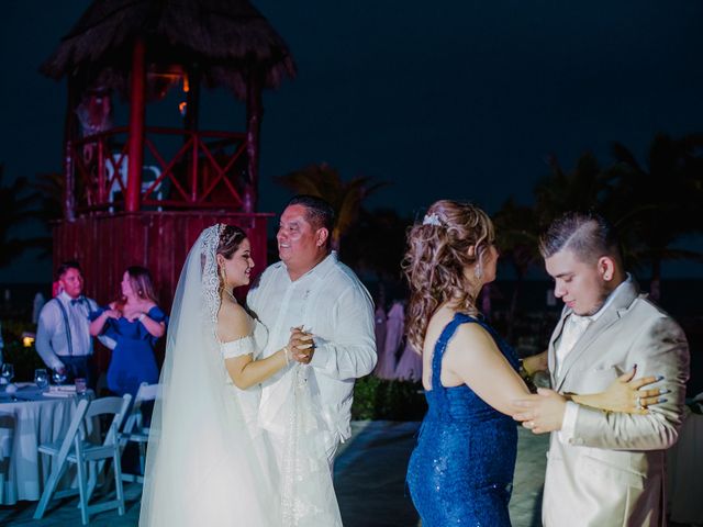 La boda de Hugo y Esmerarlda en Cancún, Quintana Roo 75