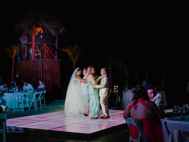 La boda de Hugo y Esmerarlda en Cancún, Quintana Roo 76