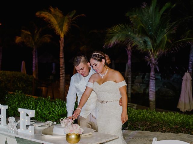 La boda de Hugo y Esmerarlda en Cancún, Quintana Roo 78