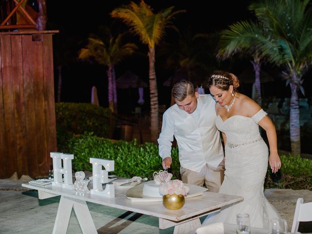 La boda de Hugo y Esmerarlda en Cancún, Quintana Roo 79
