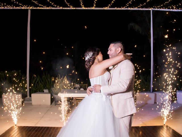 La boda de Cesár y Jocelyn en Cancún, Quintana Roo 17