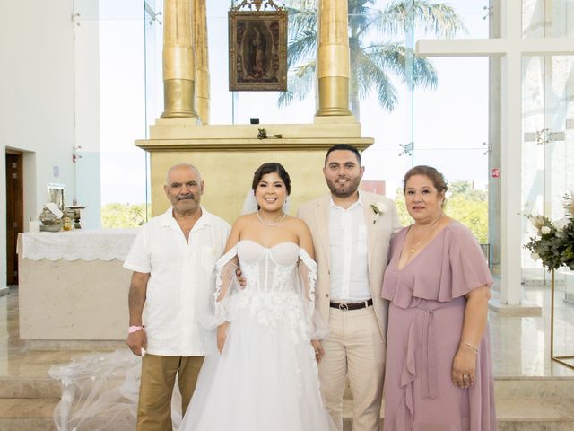 La boda de Cesár y Jocelyn en Cancún, Quintana Roo 26