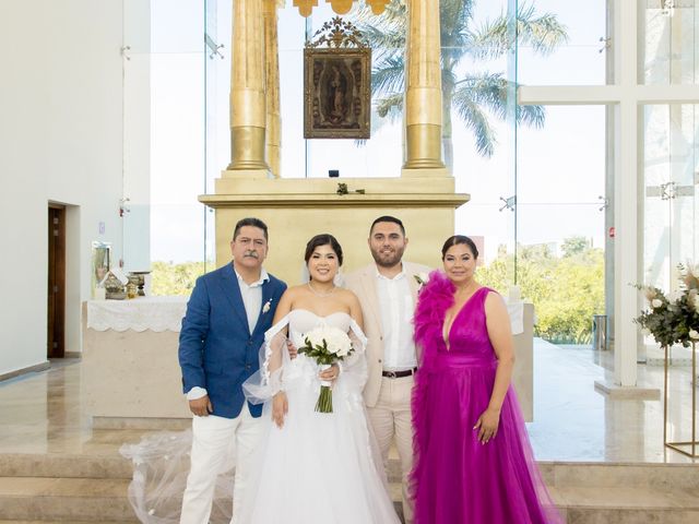 La boda de Cesár y Jocelyn en Cancún, Quintana Roo 27