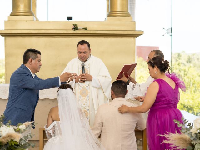 La boda de Cesár y Jocelyn en Cancún, Quintana Roo 32