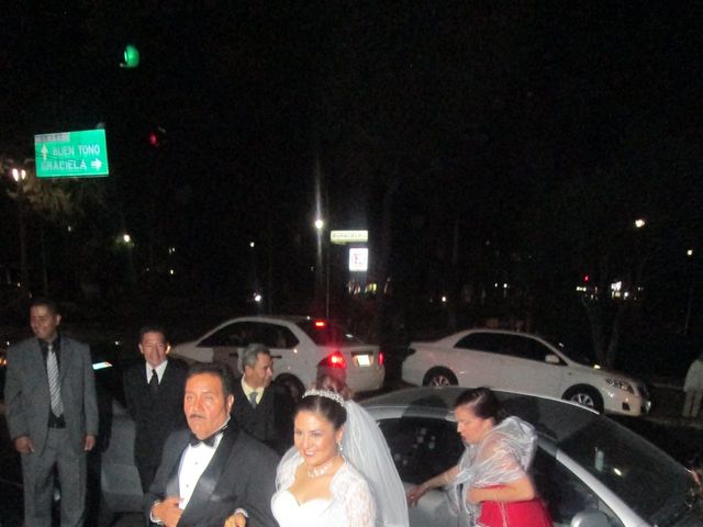 La boda de Alfredo y Nubia  en Gustavo A. Madero, Ciudad de México 1