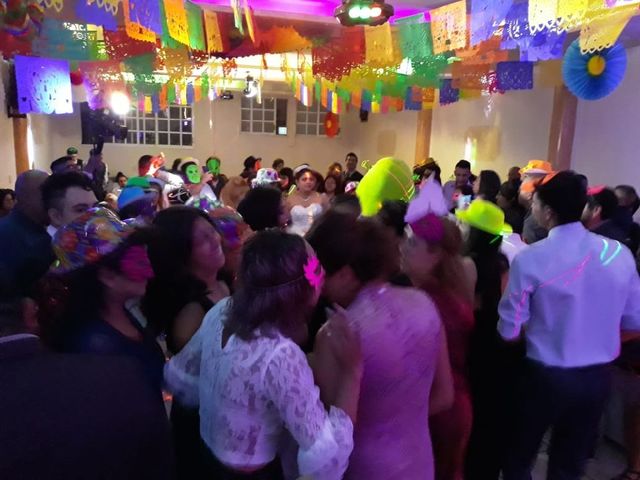 La boda de Manuel y Paola en Nezahualcóyotl, Estado México 4