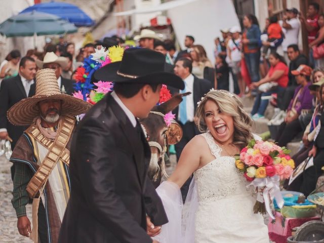 La boda de Poncho  y Ani  en Catorce, San Luis Potosí 60