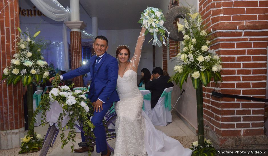 La boda de Erick y Montserrat en Teoloyucán, Estado México
