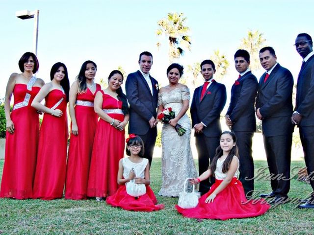 La boda de Christopher y Noemi en Rosarito, Baja California 7