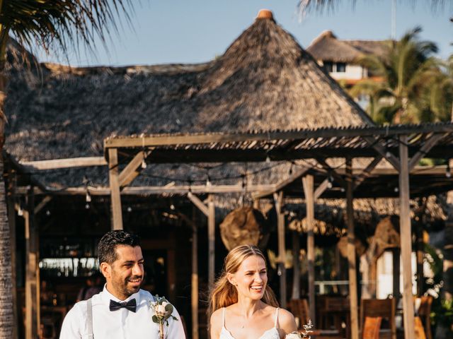 La boda de Alexis y Aline en Puerto Escondido, Oaxaca 32