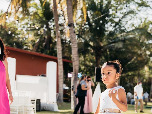 La boda de Walter y Gabriela en Huatulco, Oaxaca 16