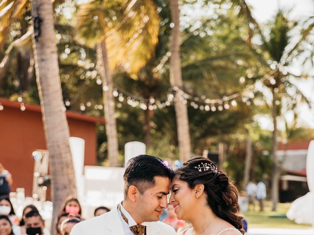 La boda de Walter y Gabriela en Huatulco, Oaxaca 23