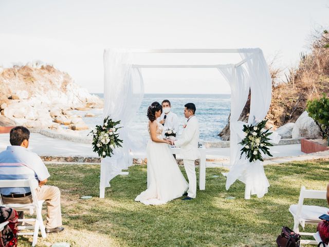 La boda de Walter y Gabriela en Huatulco, Oaxaca 29