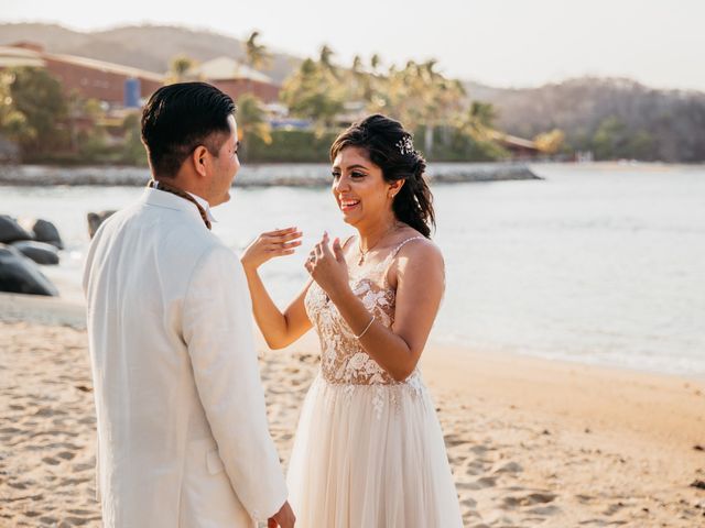 La boda de Walter y Gabriela en Huatulco, Oaxaca 42