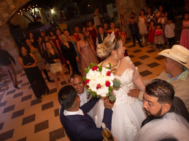 La boda de Jesús  y Sandy en León, Guanajuato 24