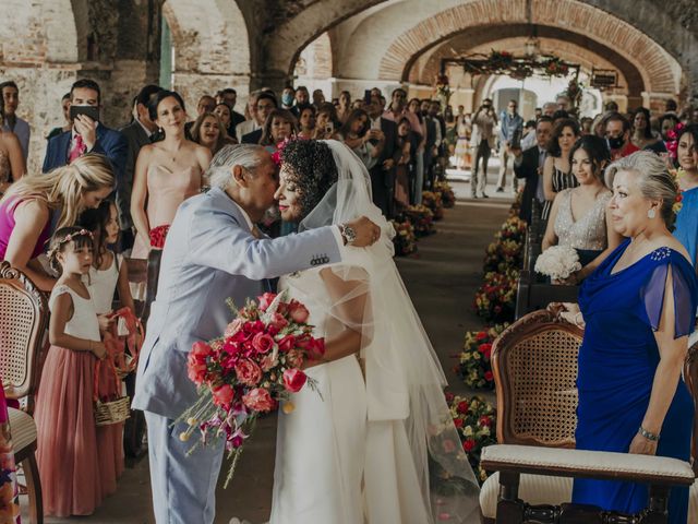La boda de Mike y Regina en Xochitepec, Morelos 20
