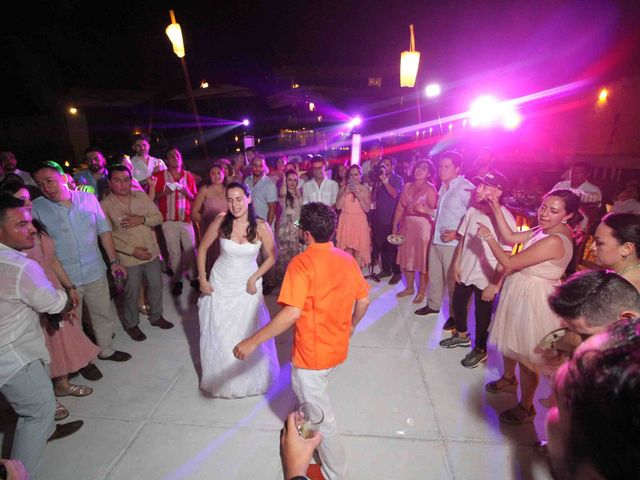 La boda de Emiliano y Estefanía en Acapulco, Guerrero 24