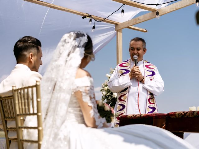La boda de Brandon y Tonantzin en Zirahuén, Michoacán 18