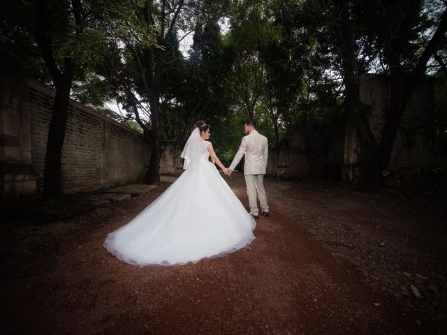 La boda de Alberto y Jacaranda en Cuernavaca, Morelos 14