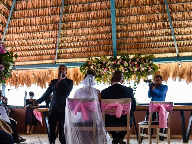 La boda de Dan y Lucy en Santiago Matatlán, Oaxaca 8